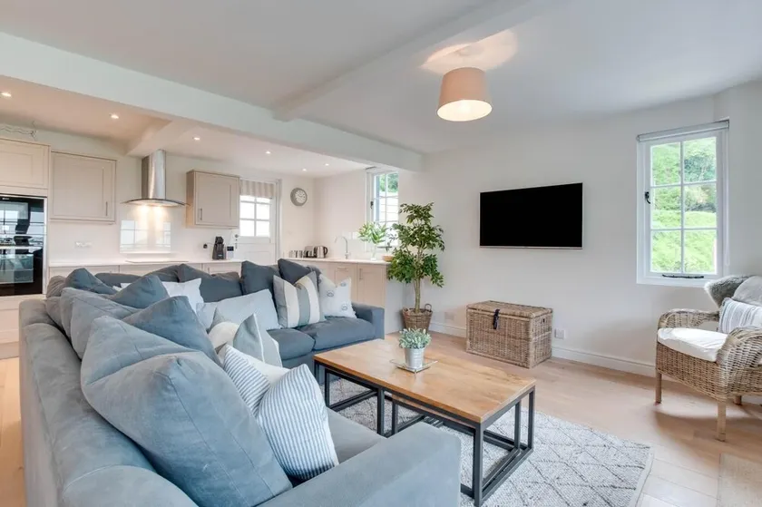 2 Bed in Lynmouth oc-oview - Image 1