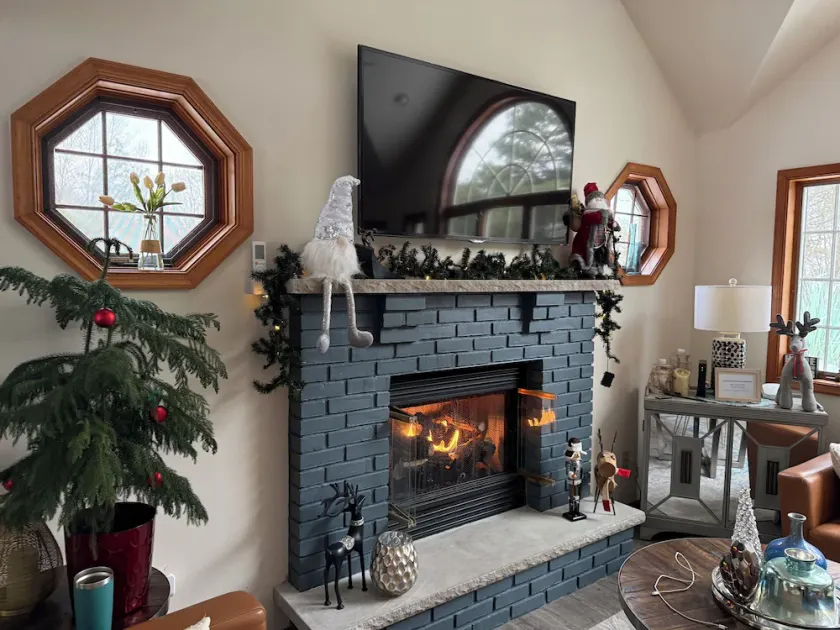 Luxury Vacation home in the Poconos close to the lake and community pool.  - Image 1