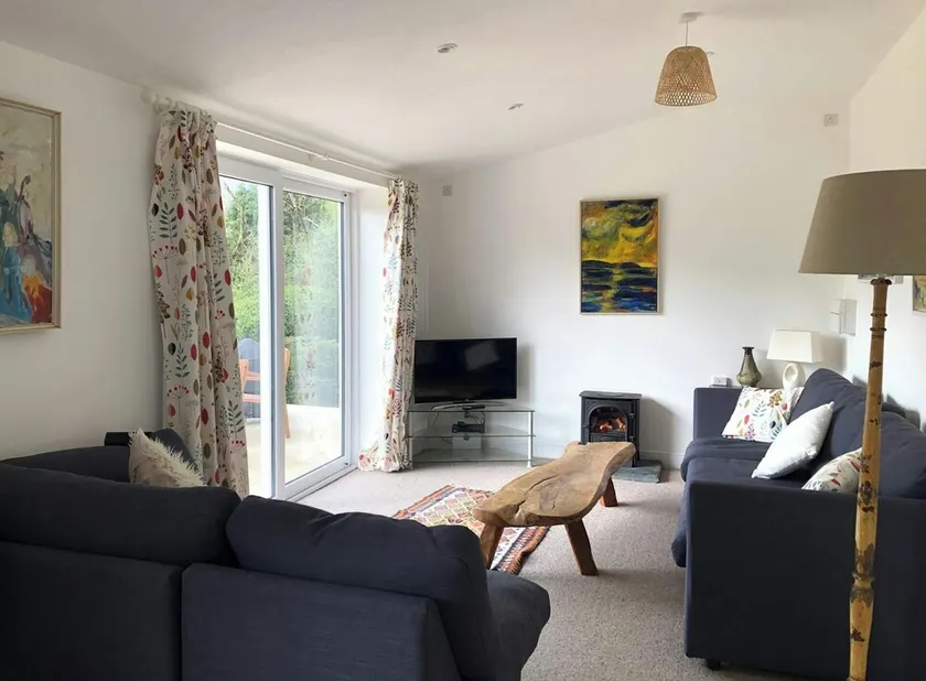 Ffynnonddewi Cardigan - Image 1