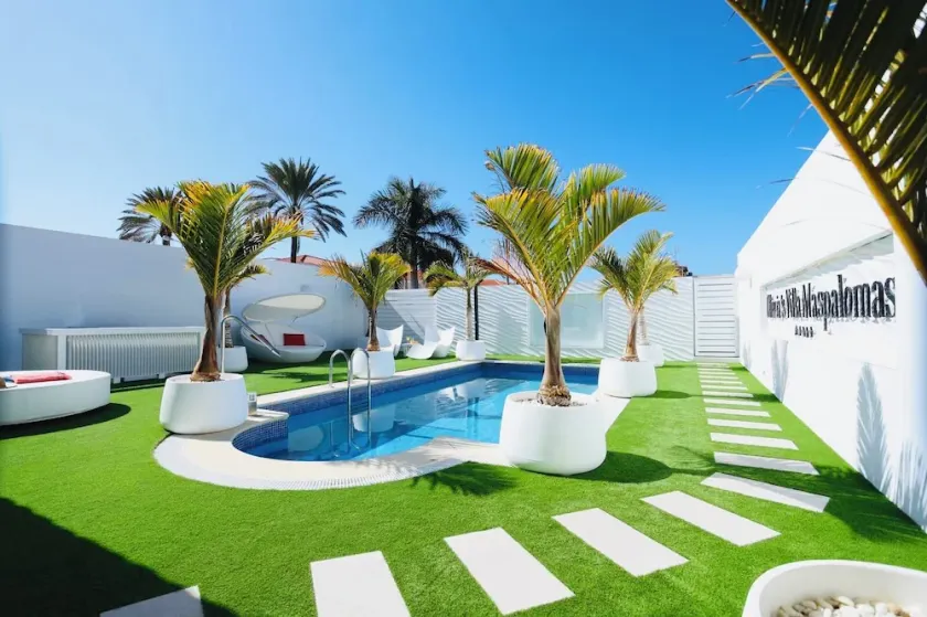 LUKSUSVILLA MED OPVARMET POOL I MASPALOMAS, 3. soveværelse til en pris. - Image 1
