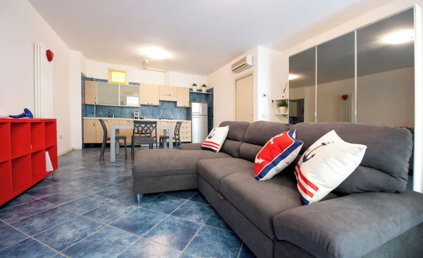 Residence Souvenir - Image 1
