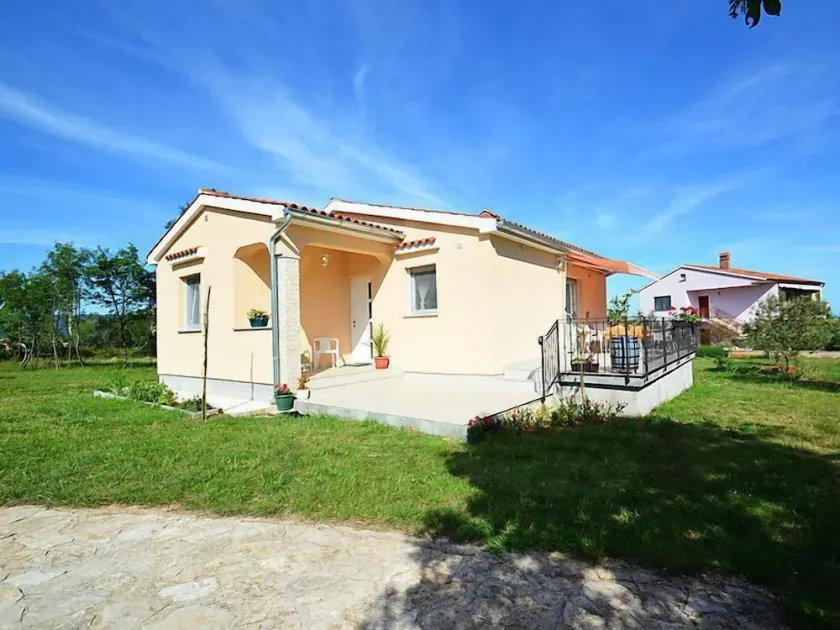 Holiday Home Lory by Interhome - Image 1