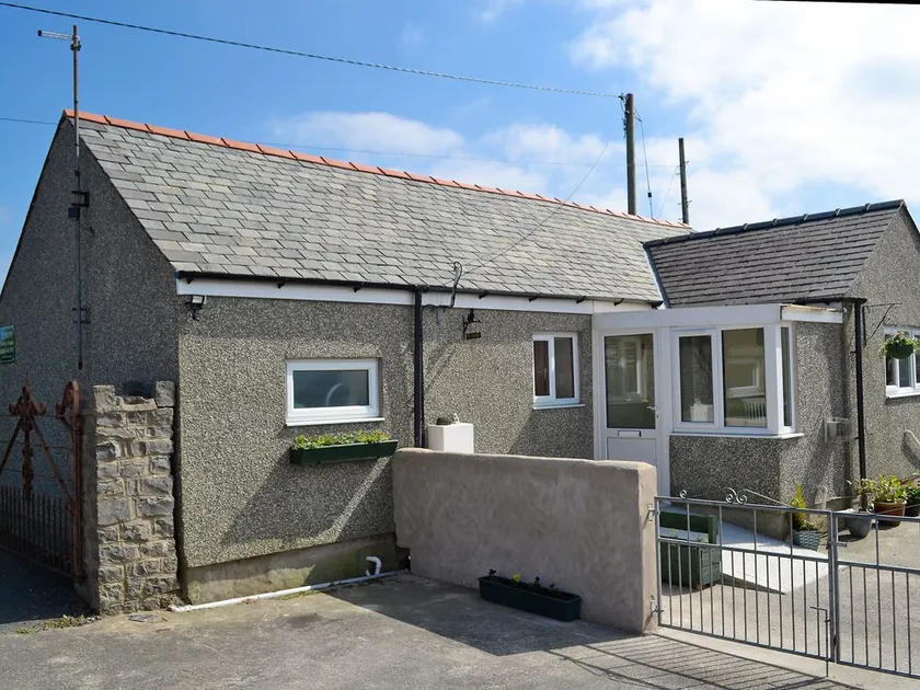2 Schlafzimmer Unterkunft in Newborough, near Llangefni - Image 1