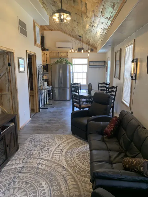 The Carriage House - Image 1