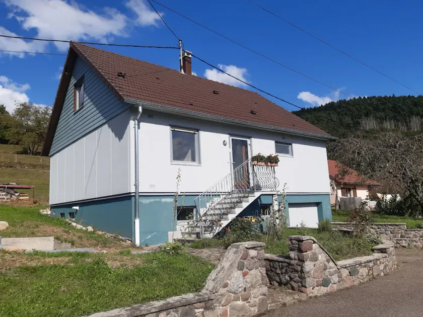 Casa unifamiliar ubicada en una parcela de 7 acres con jardín, terraza. - Image 1