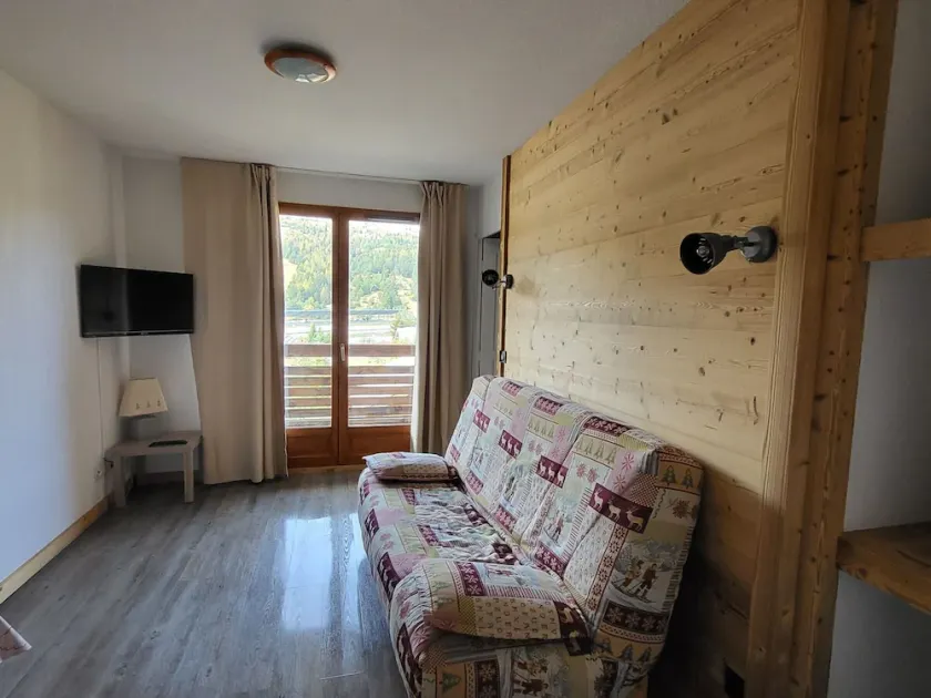 Comfortable 2-room, balcony and ski locker - Image 1