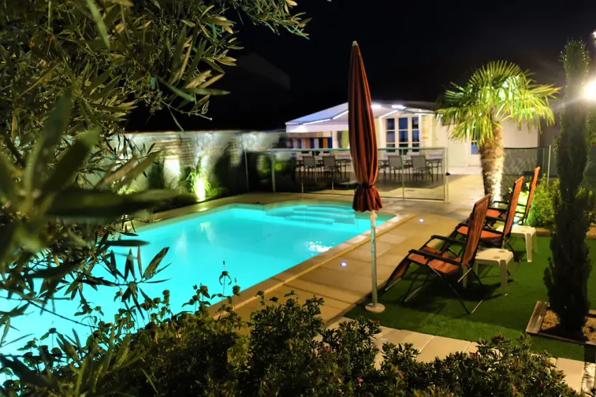 Ferienhaus in La Flotte, 7 Pers, beheizter Pool,WiFi, TV, ruhige Lage+Strandnähe - Image 1