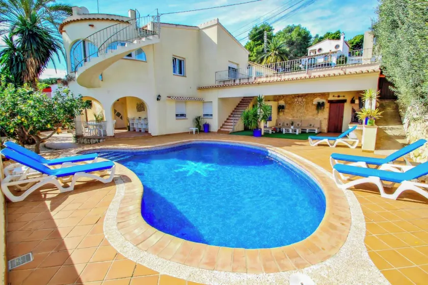May - pretty holiday property with private pool in Benissa - Image 1