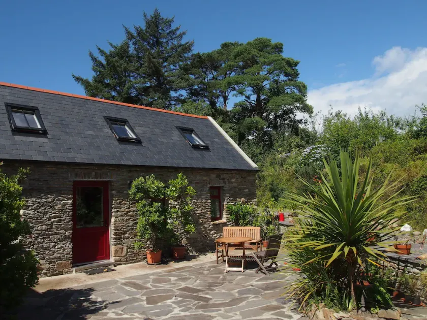 Boutique Holiday Cottage set in a large and tranquil garden near Durrus - Image 1