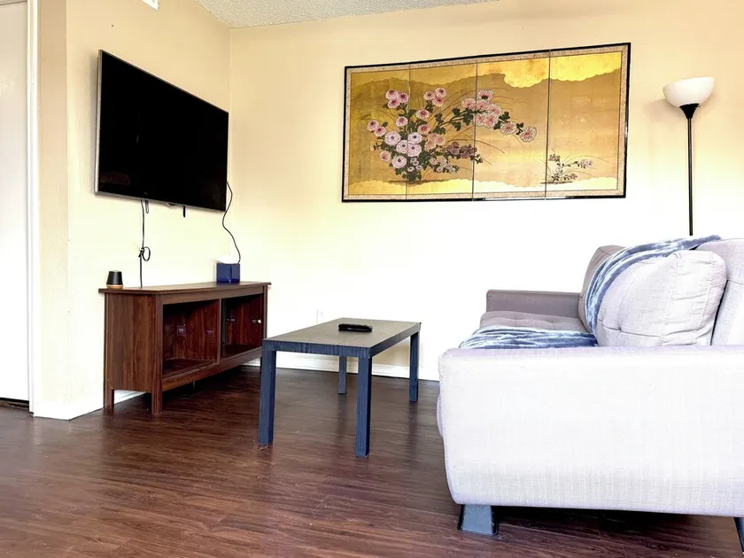 The Sweet Spot: Cozy & Cute 2BR/ 2BA in Asiantown - Image 1