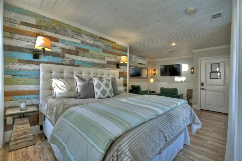 Modern Penthouse Suite in historic downtown Blue Ridge, GA - Image 1