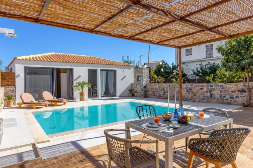 Selena One Luxury Villa with private swimming pool - Image 1