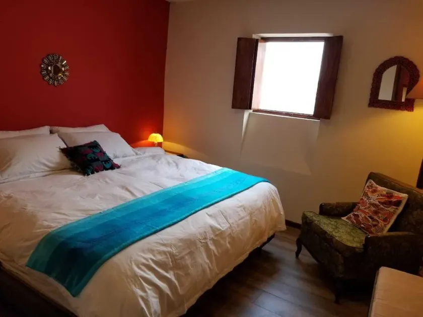 COZY & BRIGHT APT - 5 min to Old Town - Image 1