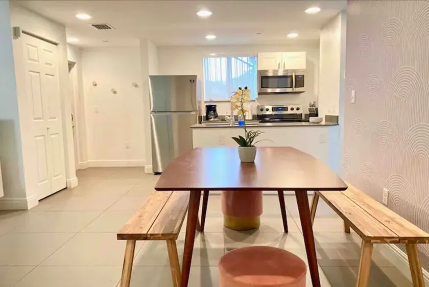 Serenity Sunset Apt 2BR/3BA - Wynwood near beach! - Image 1