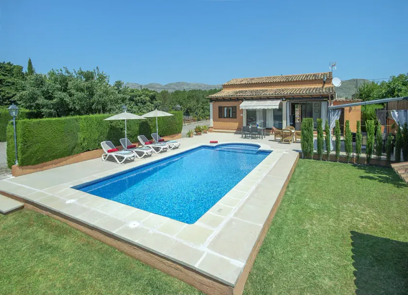 Owl Booking Villa Marvil - Exclusive Holidays - Image 1