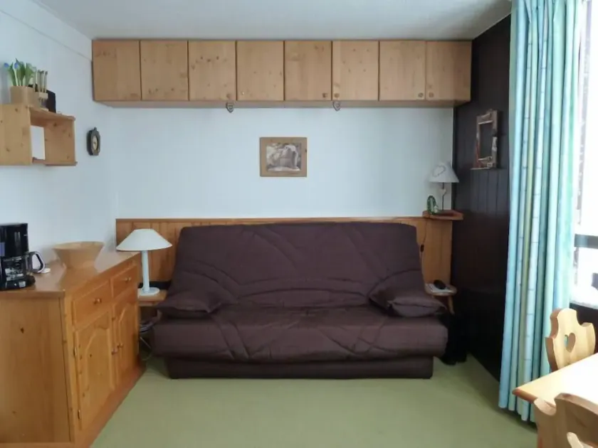 På skråninger / Stille atelier / Centre station - Image 1