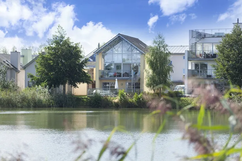 94 Howells Mere, Lower Mill Estate/4 bed/3 bath/3 storey/lakeside/sleeps8 +1 spa - Image 1