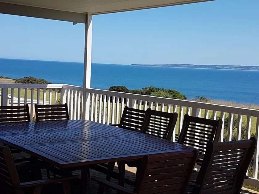 Bella Views -  Beach front, WiFi and Foxtel!\nAvailability School Holidays - Image 1