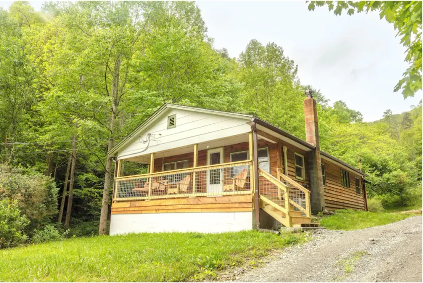 Private Mountain Retreat near Hot Springs & Appalachian Trail - Image 1
