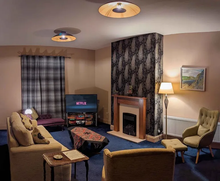 Superking beds, spacious and comfortable first floor apartment near town centre - Image 1
