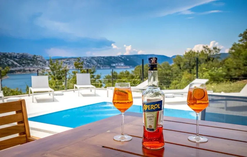 Appartamento totalmente attrezzato con giardino, barbecue e piscina privata - Image 1