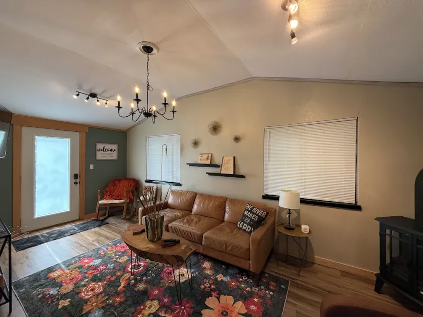 Cozy River Cottage on the Old Abe Chippewa River. - Image 1