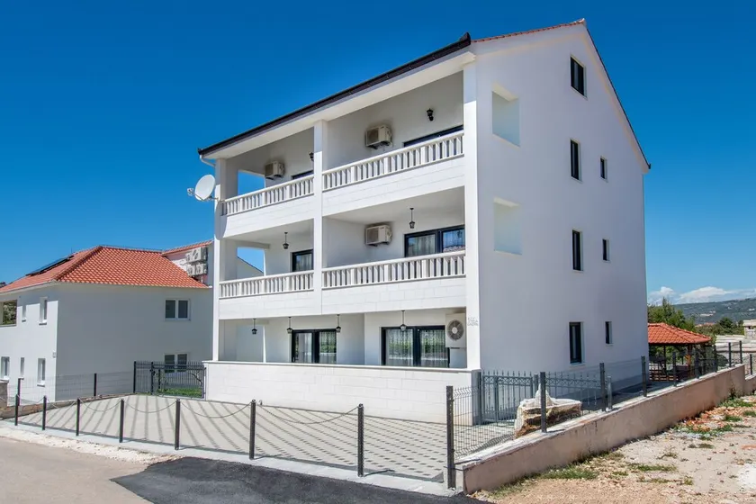 Luxusferienwohnungen ALKAR mit Schwimmbad - Image 1