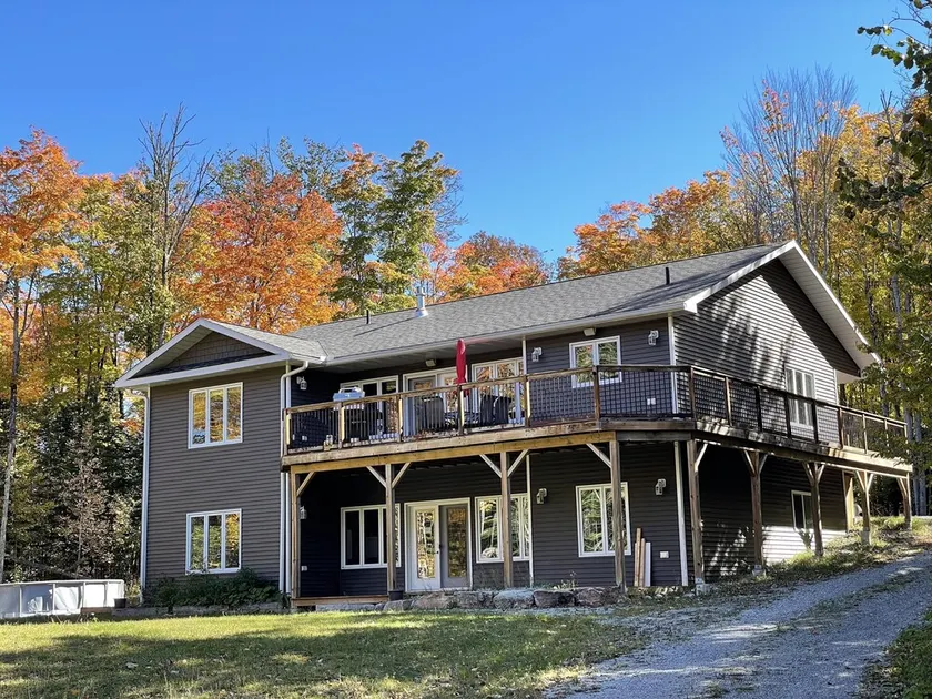 Mountain House in the Heart of Haliburton, Mins to Lake - Image 1