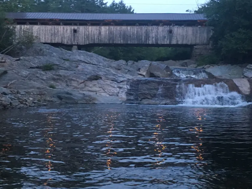 ZWEI Hütten auf 30 Hektar Flussufer - Image 1