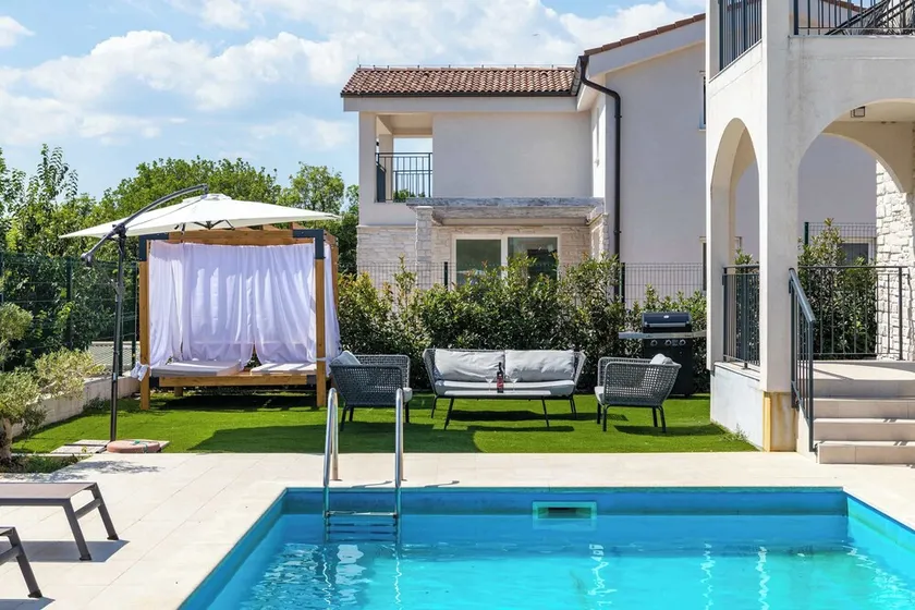 Villa Riviera - Image 1