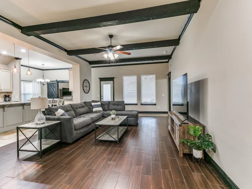 Spacious Deer Creek Home with Study and Yard - Image 1