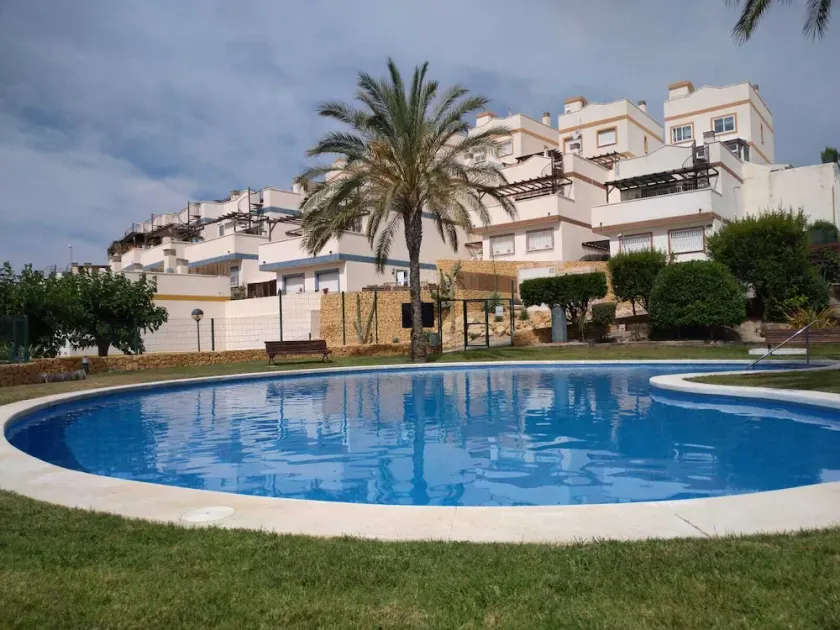 Maison de trois chambres avec vue sur la mer - Image 1