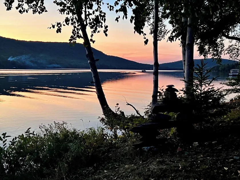 Grandview on the lake-Private Cabin nestled in the mountains on a 300 acre lake. - Image 1