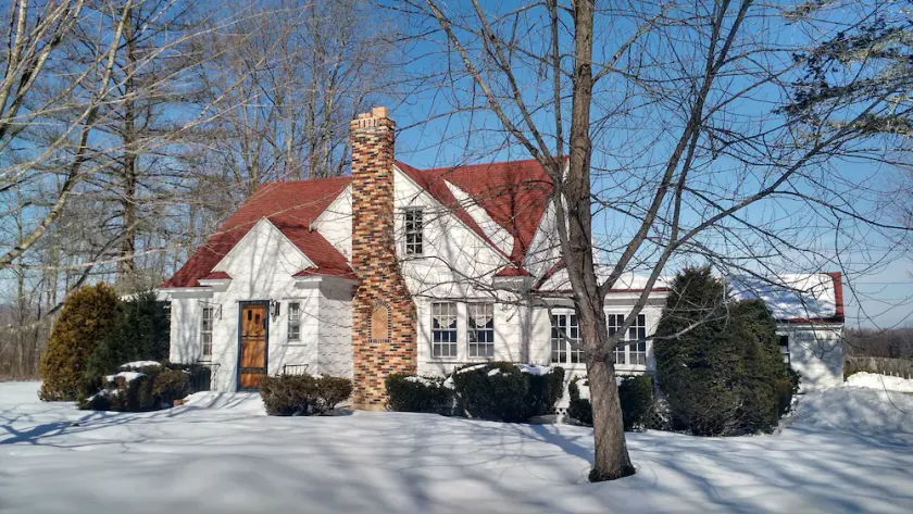 Familie afslapning i hjertet af Fryeburg, Maine! 3 Bdrm, 2. 5 Bath Periode Hjem - Image 1