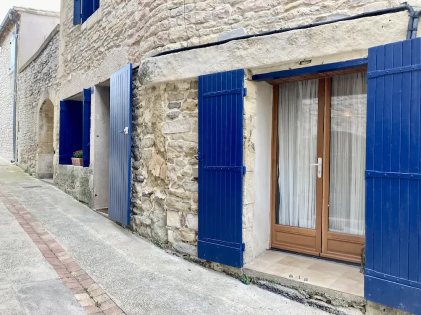 Charming Village House, Maison Bleu, near beaches, mountains, historic sites - Image 1