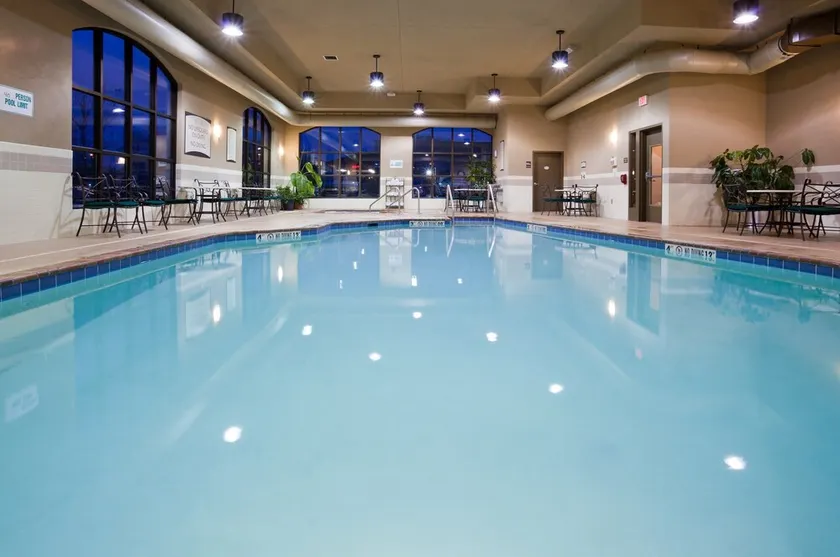 1 Bedroom | Indoor Pool + Free Breakfast - Image 1