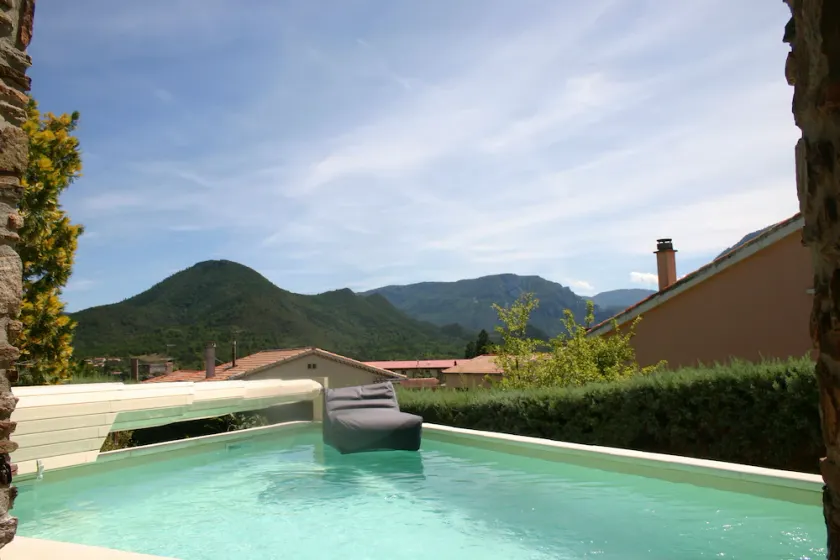 Villa avec piscine privée et jardin - Wifi gratuit. À distance de marche de la ville - Image 1