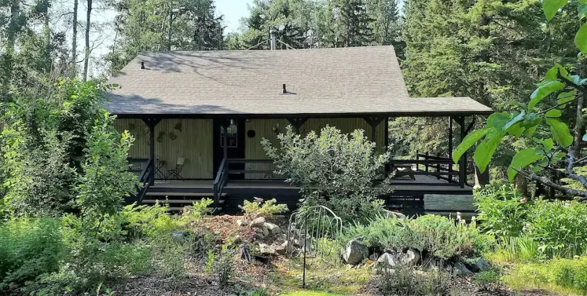 Country Cabin in the Woods - Image 1