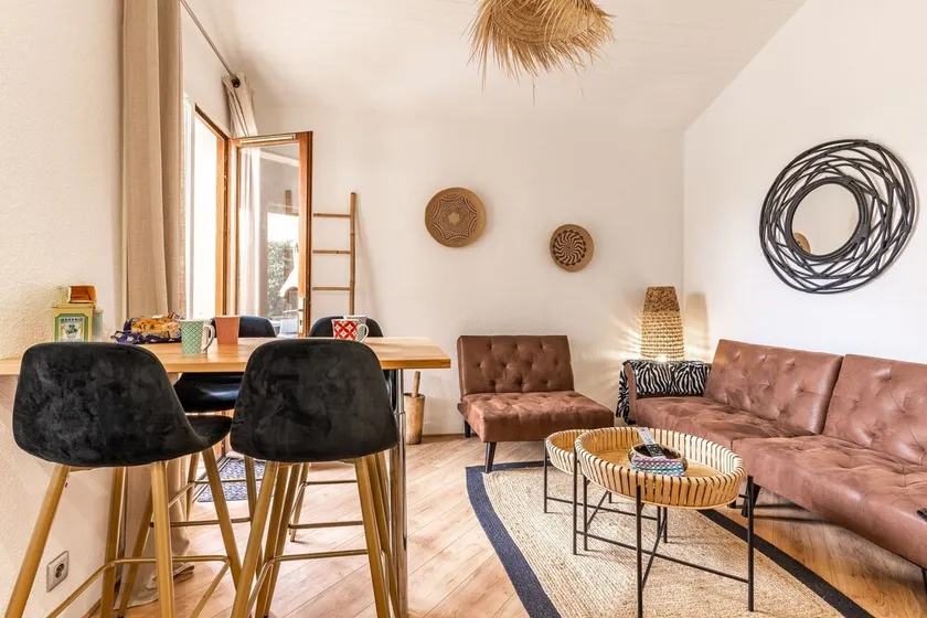 Holiday Home 'Maisonnette Biscarosse' with Private Terrace and Wi-Fi - Image 1
