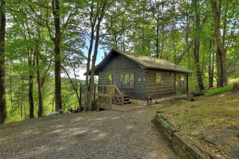 Cozy Mountain Cabin - Image 1