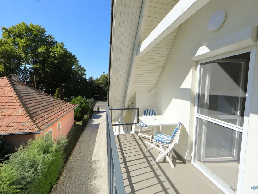 Angenehme Wohnung für 4 Gäste mit Klimaanlage,  W-LAN, TV und Innenhof - Image 1