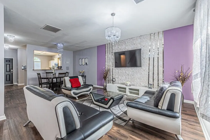 DFW Oasis! Near Reunion Tower - Great for Groups! - Image 1