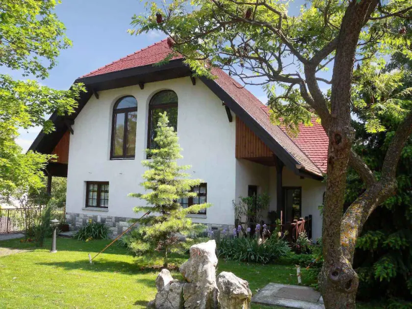 Holiday apartment with garden pavilion and barbecue - Image 1