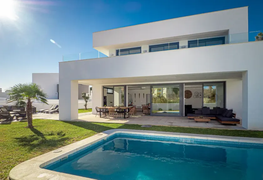 Villa moderne proche de la mer - Image 1