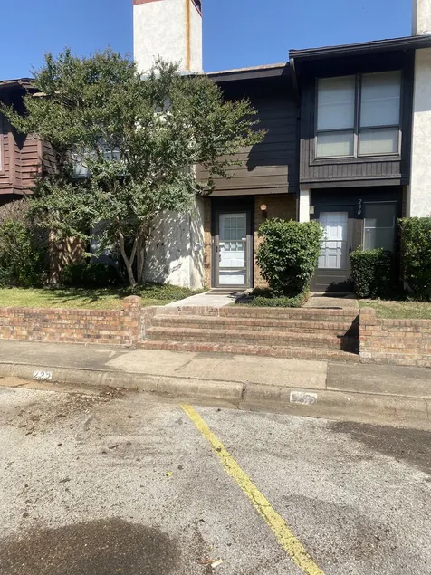 Entire Town Home - Image 1