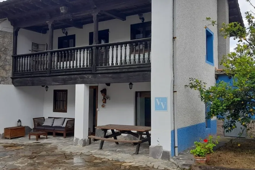 Traditionelles asturisches Haus in Llanes VV-1056-AS - Image 1