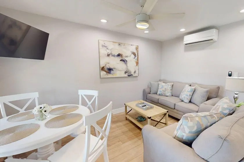 Remodeled Florida Beach Cottage with Private Patio Area. Relax at the Pool. Walk Over to the Beach. - Image 1