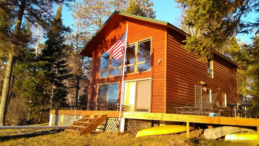 Hayward Lakefront - Gorgeous Cabin, Four Seasons of Fun for up to 21 guests - Image 1