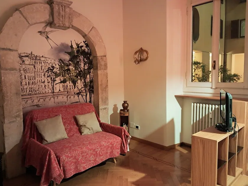 Dans un immeuble élégant à 600 m du Duomo idéal pour couples et familles - Image 1
