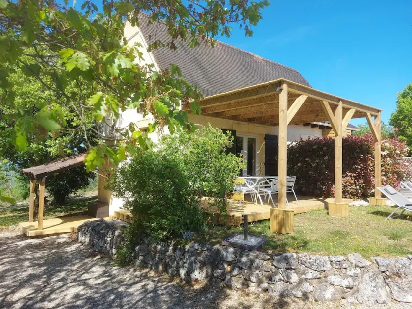 Gîtes med swimmingpool opvarmet året rundt og dækket i nærheden af Sarlat - Image 1
